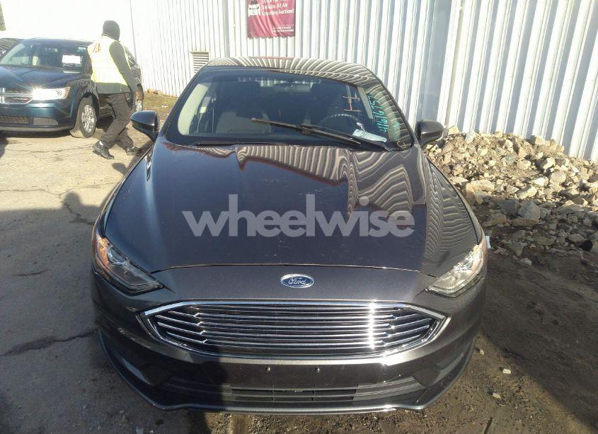 Photo 6 of 2018 Ford Fusion SE (VIN 3FA6P0H75JR174550)