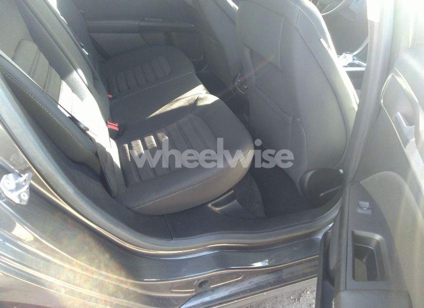 Photo 8 of 2018 Ford Fusion SE (VIN 3FA6P0H75JR174550)