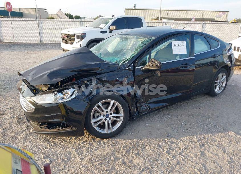 Photo 2 of 2018 Ford Fusion SE (VIN 3FA6P0H75JR175844)