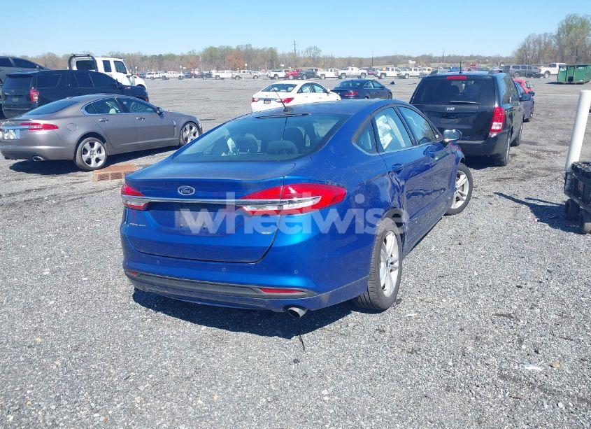 Photo 4 of 2018 Ford Fusion SE (VIN 3FA6P0H75JR189856)