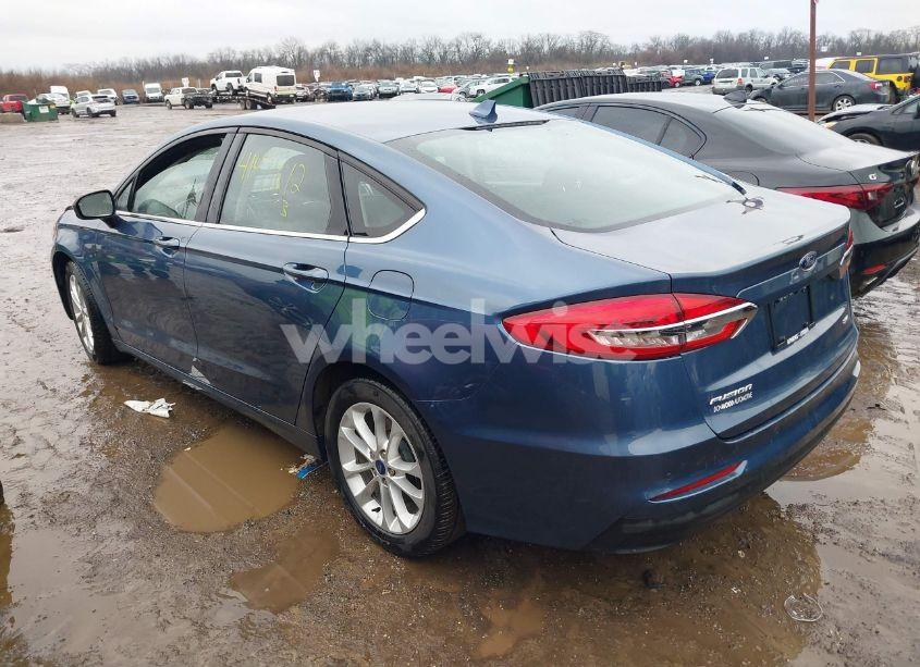 Photo 3 of 2019 Ford Fusion SE (VIN 3FA6P0H75KR122403)