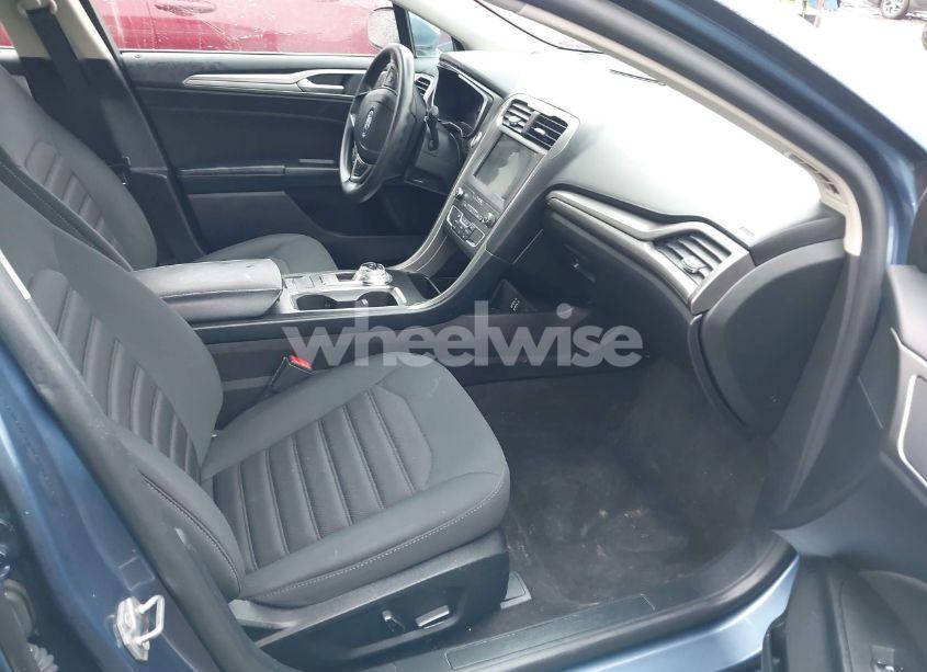 Photo 5 of 2019 Ford Fusion SE (VIN 3FA6P0H75KR122403)