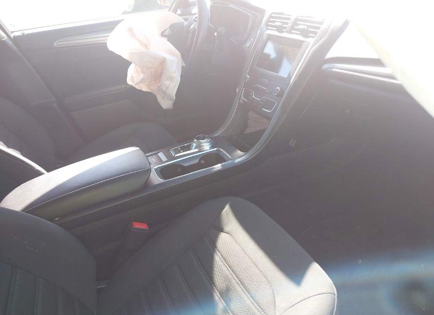 Photo 5 of 2020 Ford Fusion SE (VIN 3FA6P0H75LR154852)