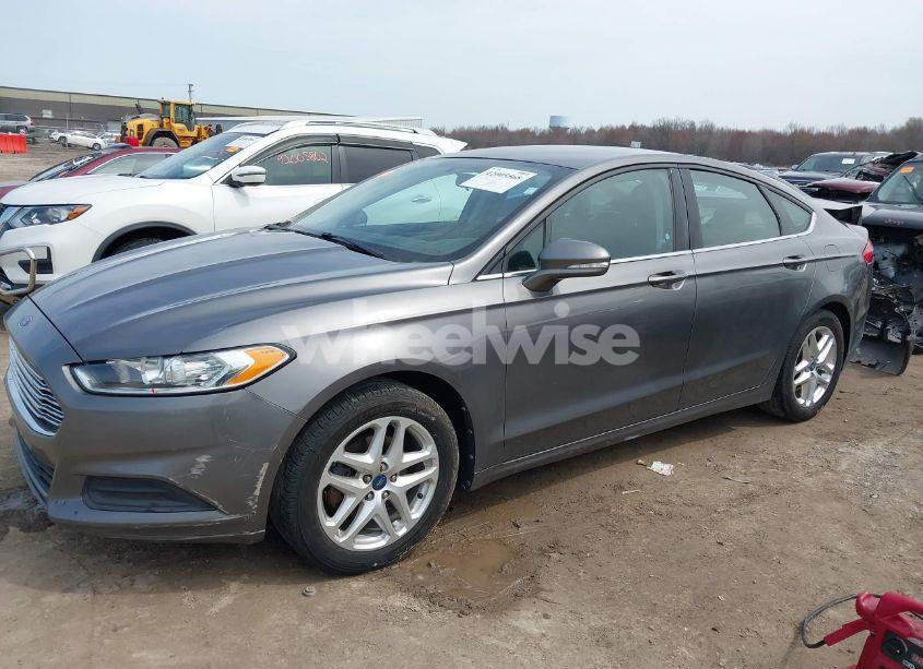 Photo 2 of 2013 Ford Fusion SE (VIN 3FA6P0H76DR193547)