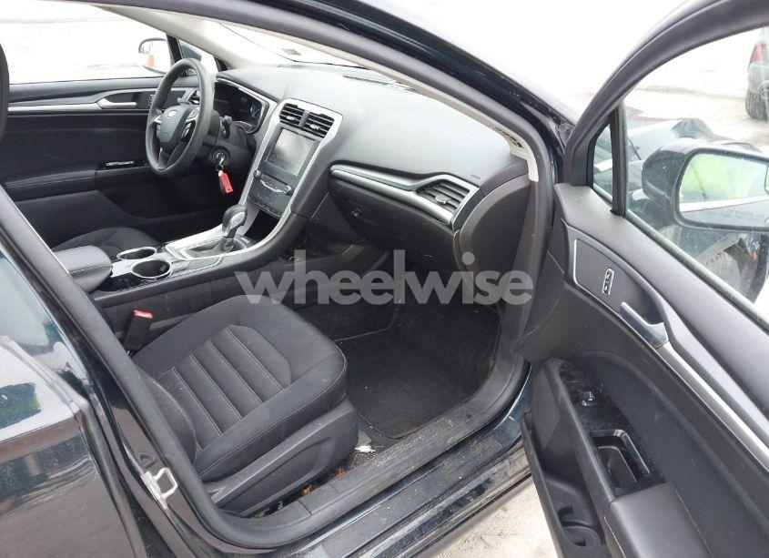 Photo 5 of 2014 Ford Fusion SE (VIN 3FA6P0H76ER140980)