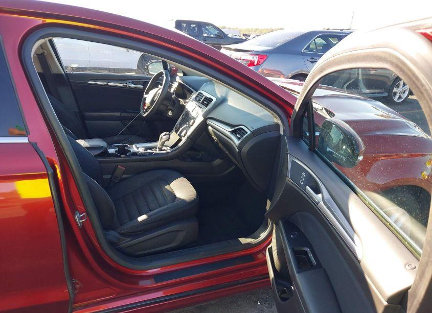 Photo 5 of 2014 Ford Fusion SE (VIN 3FA6P0H76ER277644)