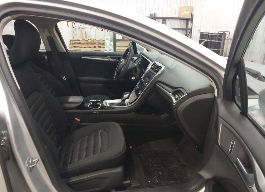 Photo 5 of 2014 Ford Fusion SE (VIN 3FA6P0H76ER306351)