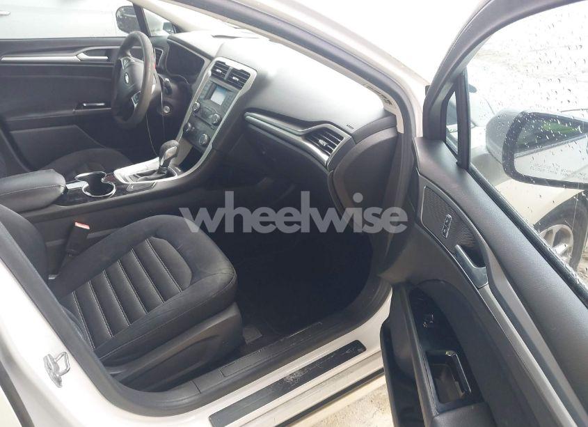 Photo 5 of 2014 Ford Fusion SE (VIN 3FA6P0H76ER396293)