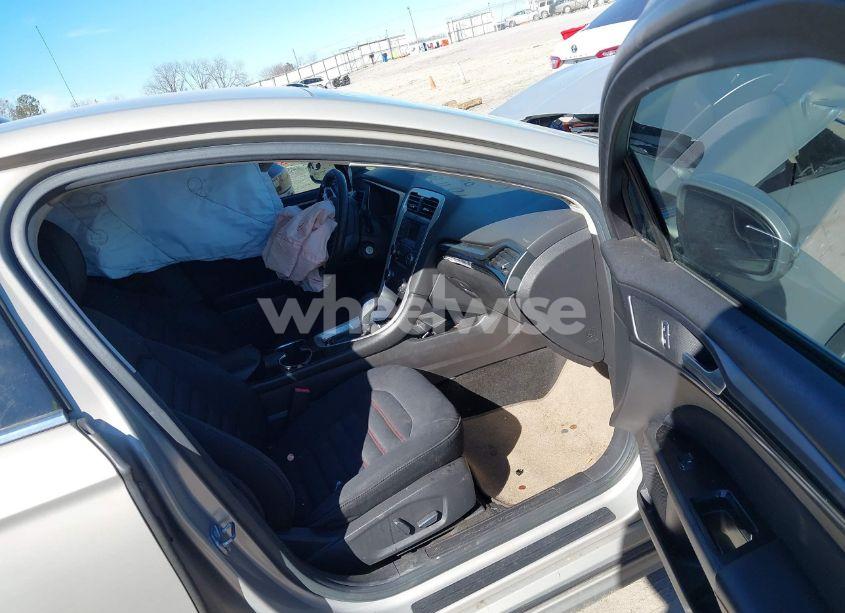 Photo 5 of 2015 Ford Fusion SE (VIN 3FA6P0H76FR235413)