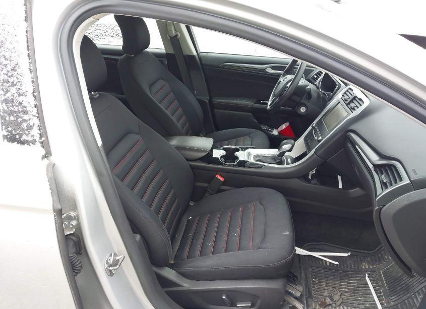 Photo 5 of 2015 Ford Fusion SE (VIN 3FA6P0H76FR247853)