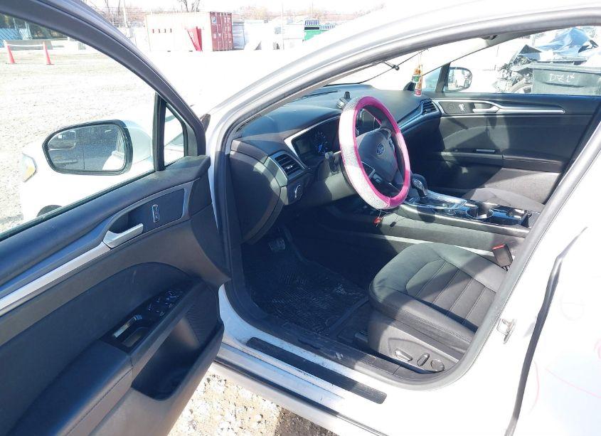 Photo 5 of 2015 Ford Fusion SE (VIN 3FA6P0H76FR289651)