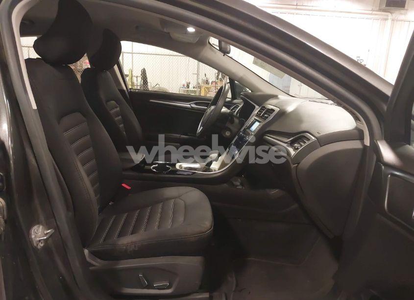 Photo 5 of 2015 Ford Fusion SE (VIN 3FA6P0H76FR305606)