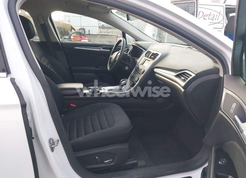 Photo 5 of 2015 Ford Fusion SE (VIN 3FA6P0H76FR310904)