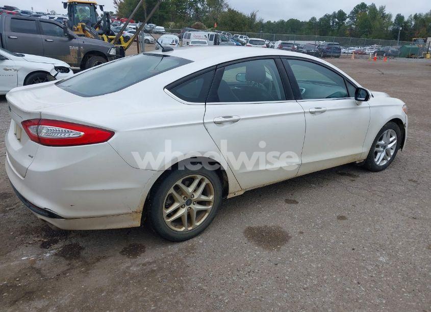 Photo 4 of 2016 Ford Fusion SE (VIN 3FA6P0H76GR109599)