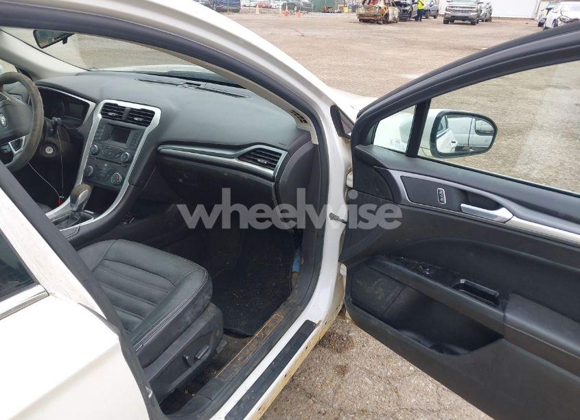 Photo 5 of 2016 Ford Fusion SE (VIN 3FA6P0H76GR109599)