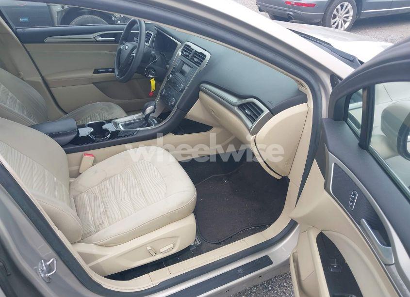 Photo 5 of 2016 Ford Fusion SE (VIN 3FA6P0H76GR118786)