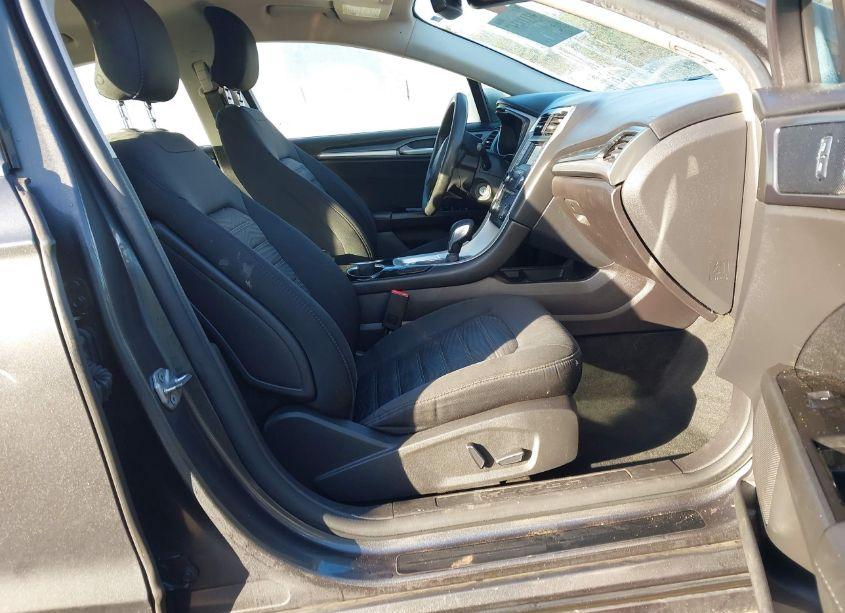 Photo 5 of 2016 Ford Fusion SE (VIN 3FA6P0H76GR199997)