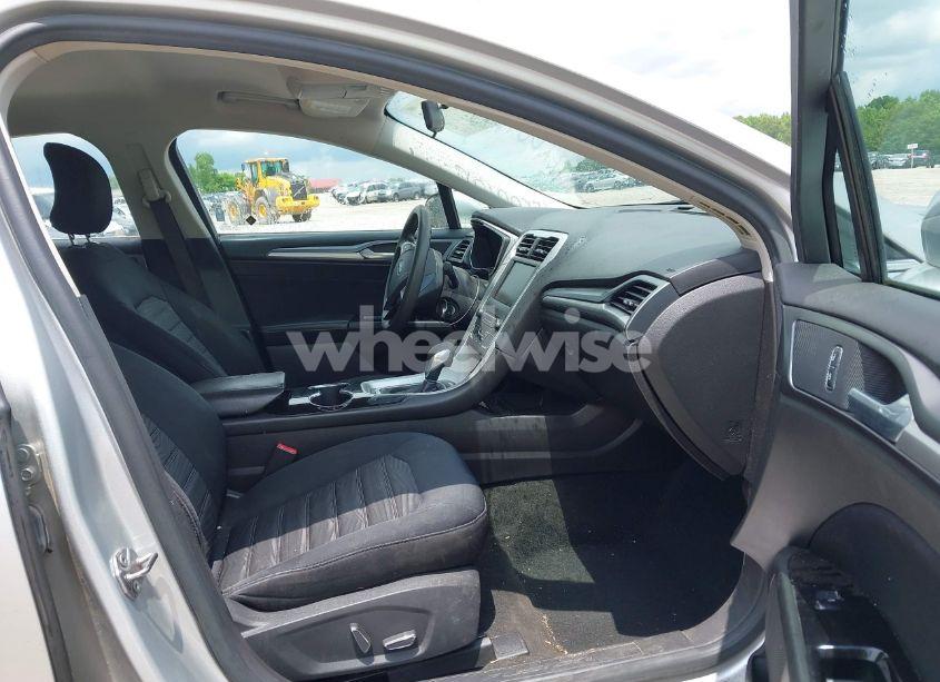 Photo 5 of 2016 Ford Fusion SE (VIN 3FA6P0H76GR237311)