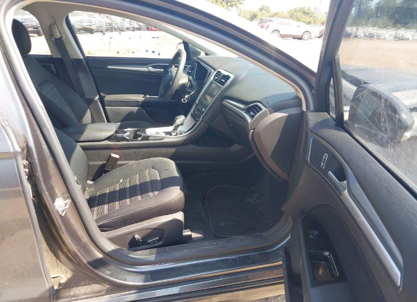 Photo 5 of 2016 Ford Fusion SE (VIN 3FA6P0H76GR239303)