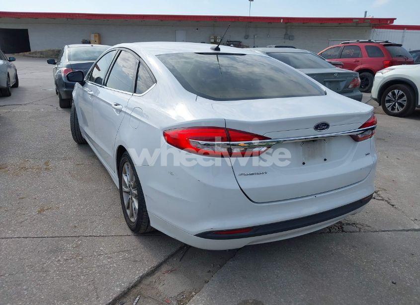 Photo 3 of 2017 Ford Fusion SE (VIN 3FA6P0H76HR146136)