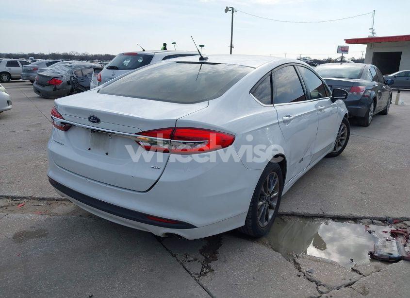 Photo 4 of 2017 Ford Fusion SE (VIN 3FA6P0H76HR146136)