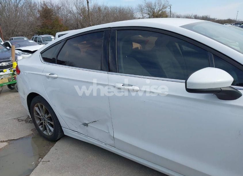 Photo 6 of 2017 Ford Fusion SE (VIN 3FA6P0H76HR146136)