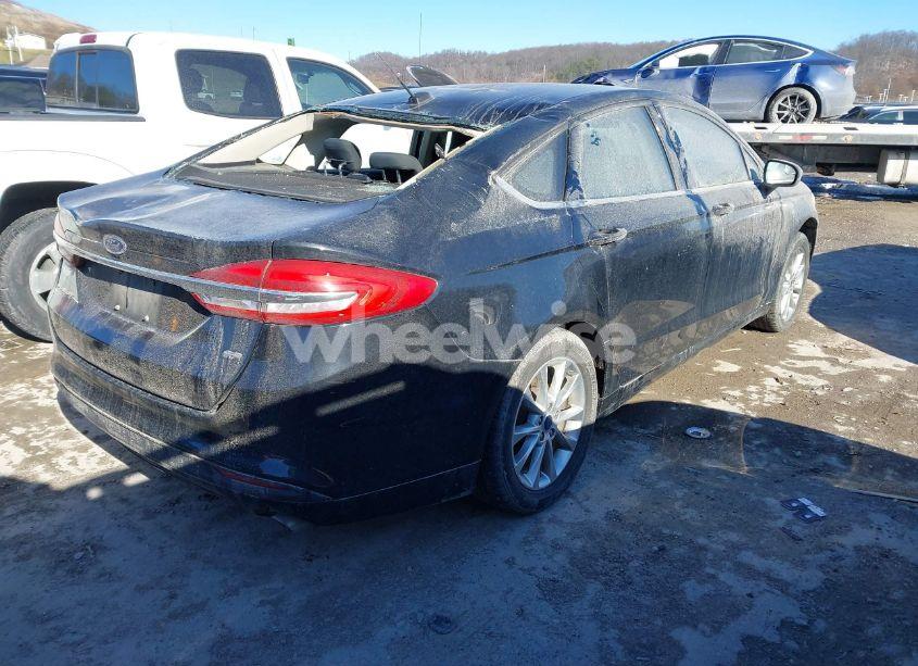 Photo 4 of 2017 Ford Fusion SE (VIN 3FA6P0H76HR171635)