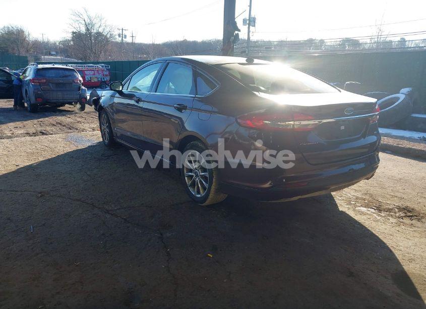 Photo 3 of 2017 Ford Fusion SE (VIN 3FA6P0H76HR173451)