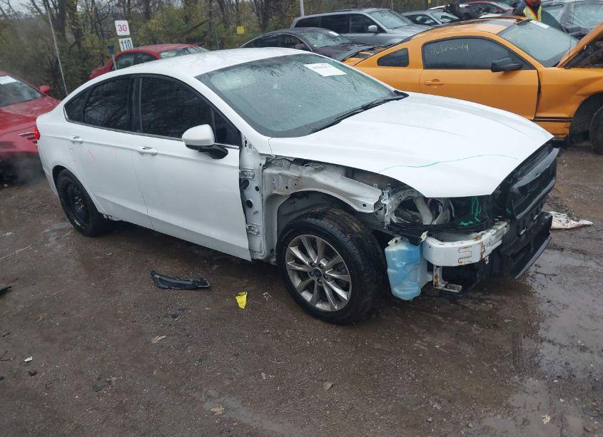 2017 Ford Fusion SE (VIN 3FA6P0H76HR220624) main photo
