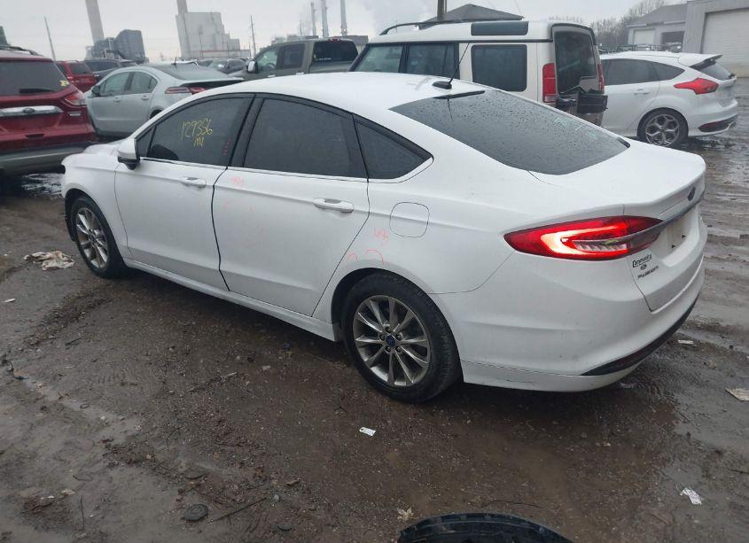 Photo 3 of 2017 Ford Fusion SE (VIN 3FA6P0H76HR220624)