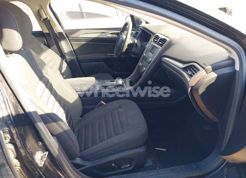 Photo 5 of 2017 Ford Fusion SE (VIN 3FA6P0H76HR259200)