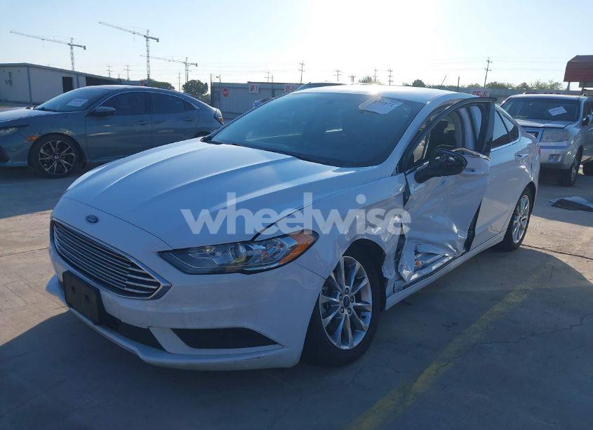 Photo 2 of 2017 Ford Fusion SE (VIN 3FA6P0H76HR279429)