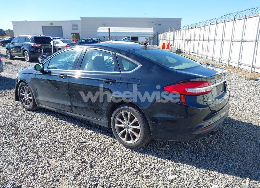 Photo 3 of 2017 Ford Fusion SE (VIN 3FA6P0H76HR370247)
