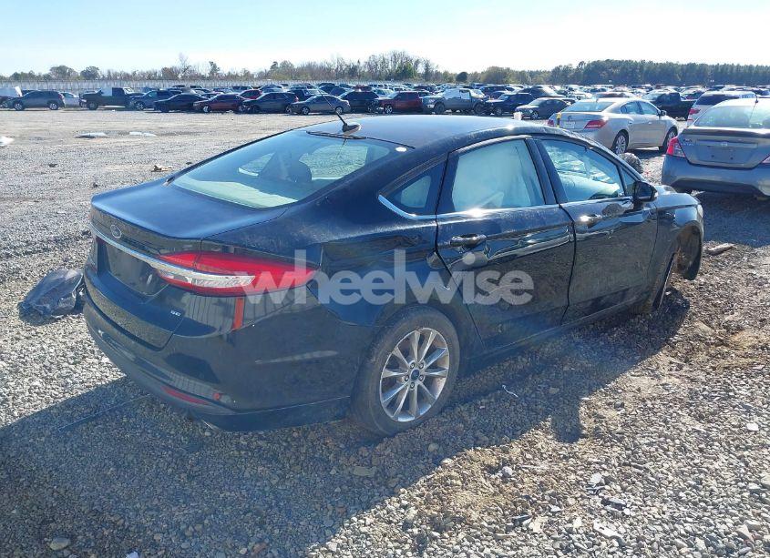 Photo 4 of 2017 Ford Fusion SE (VIN 3FA6P0H76HR370247)