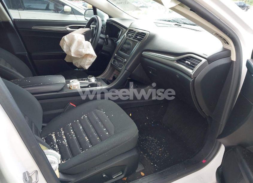 Photo 5 of 2017 Ford Fusion SE (VIN 3FA6P0H76HR393057)