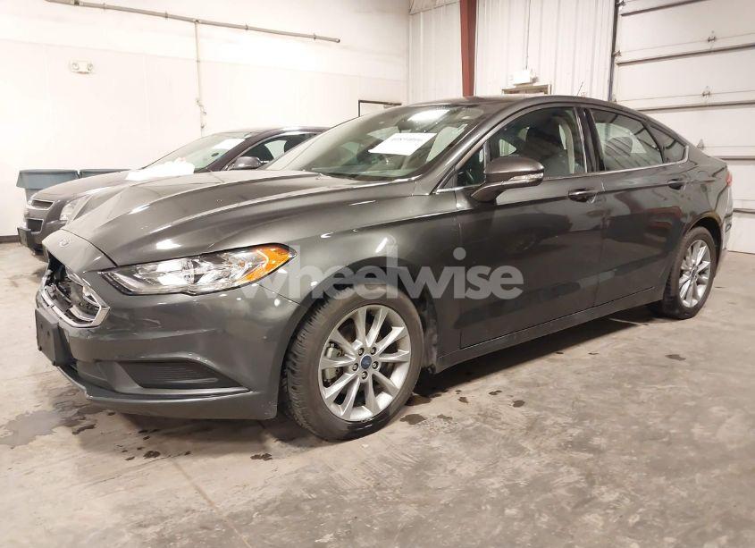 Photo 2 of 2017 Ford Fusion SE (VIN 3FA6P0H76HR403957)