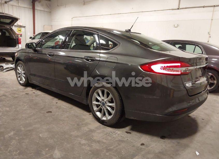 Photo 3 of 2017 Ford Fusion SE (VIN 3FA6P0H76HR403957)