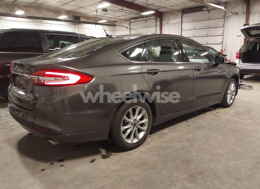 Photo 4 of 2017 Ford Fusion SE (VIN 3FA6P0H76HR403957)