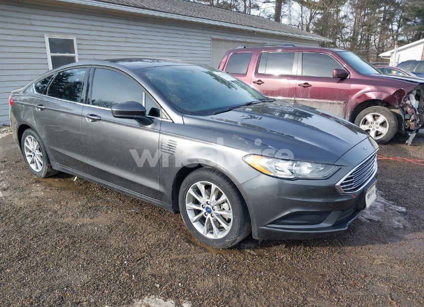 2017 Ford Fusion SE (VIN 3FA6P0H76HR404316) main photo