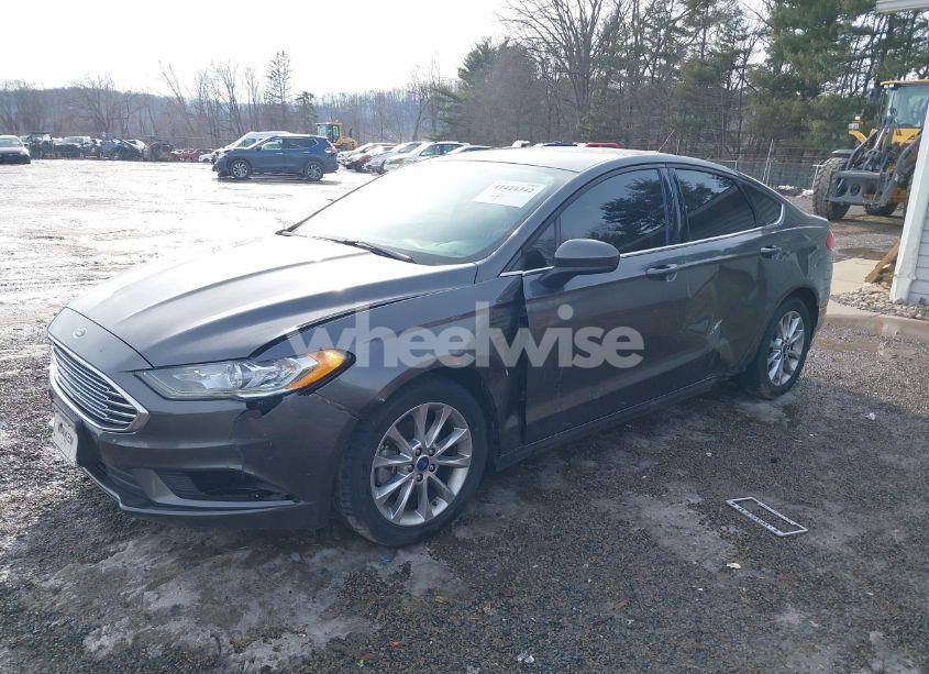 Photo 2 of 2017 Ford Fusion SE (VIN 3FA6P0H76HR404316)