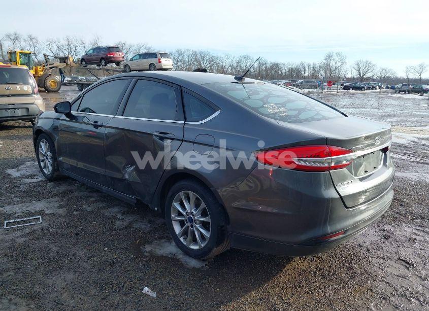 Photo 3 of 2017 Ford Fusion SE (VIN 3FA6P0H76HR404316)