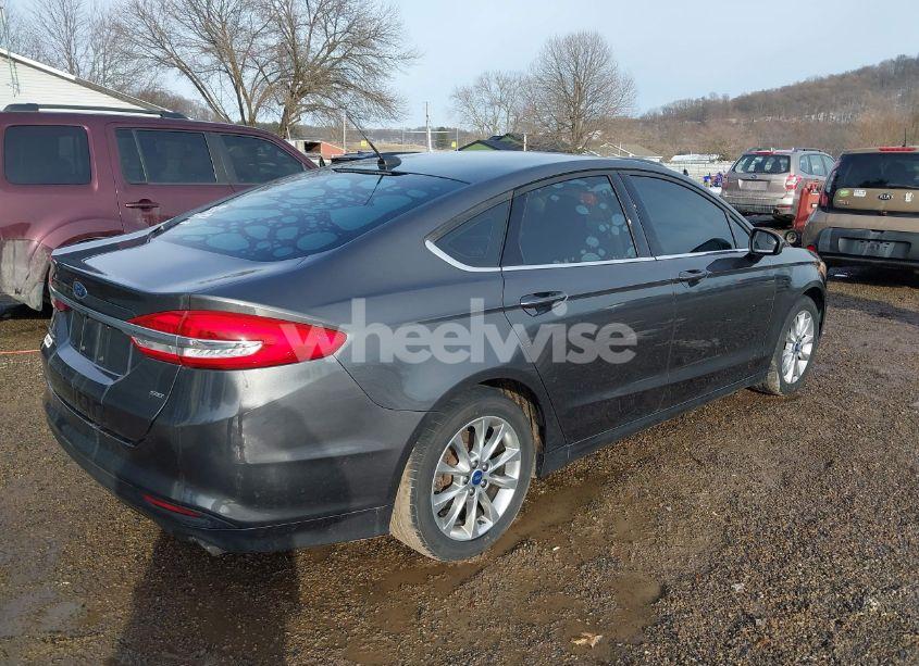 Photo 4 of 2017 Ford Fusion SE (VIN 3FA6P0H76HR404316)