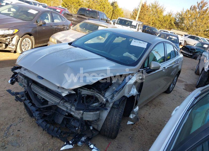 Photo 2 of 2017 Ford Fusion SE (VIN 3FA6P0H76HR414585)