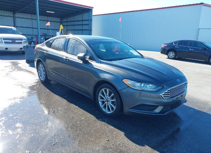 2017 Ford Fusion SE (VIN 3FA6P0H76HR414800) main photo