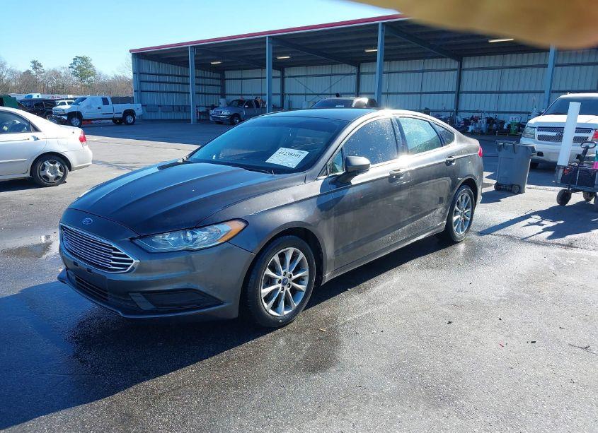 Photo 2 of 2017 Ford Fusion SE (VIN 3FA6P0H76HR414800)