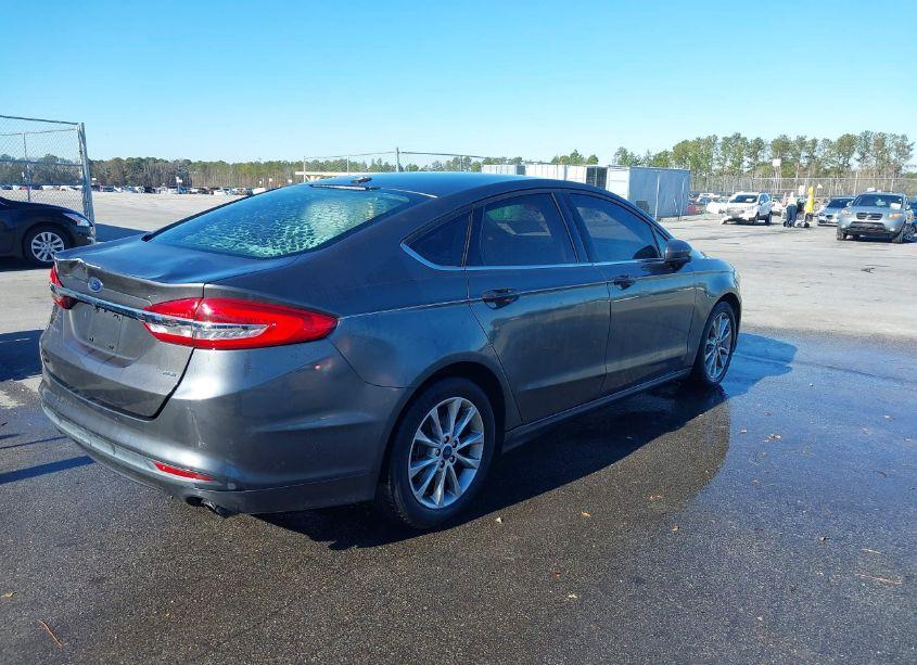 Photo 4 of 2017 Ford Fusion SE (VIN 3FA6P0H76HR414800)