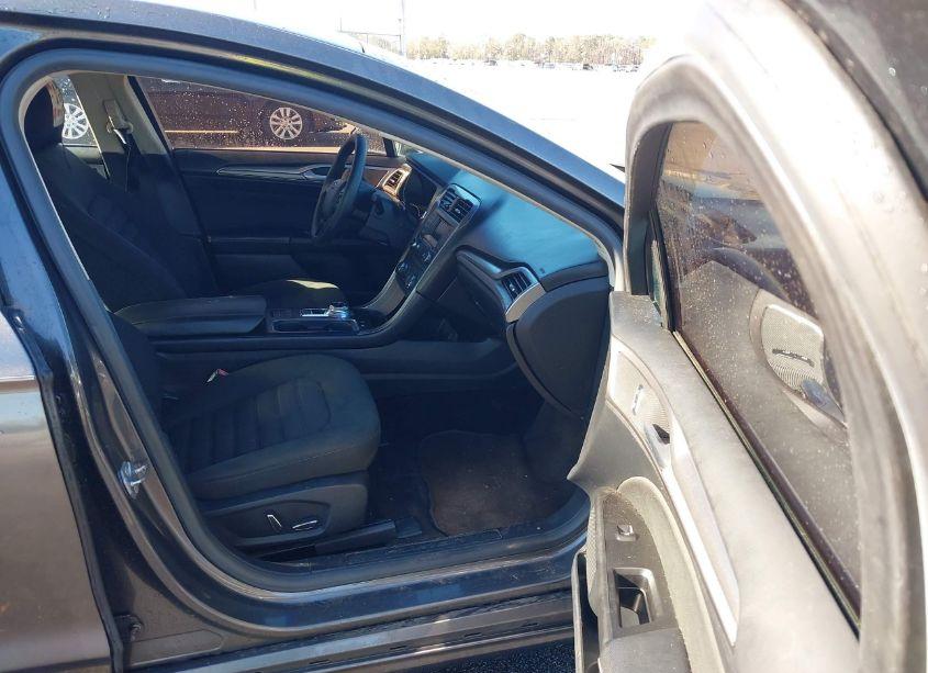 Photo 5 of 2017 Ford Fusion SE (VIN 3FA6P0H76HR414800)