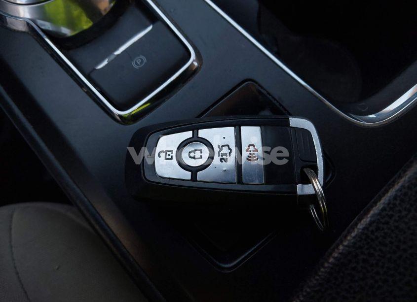 Photo 11 of 2018 Ford Fusion SE (VIN 3FA6P0H76JR108265)