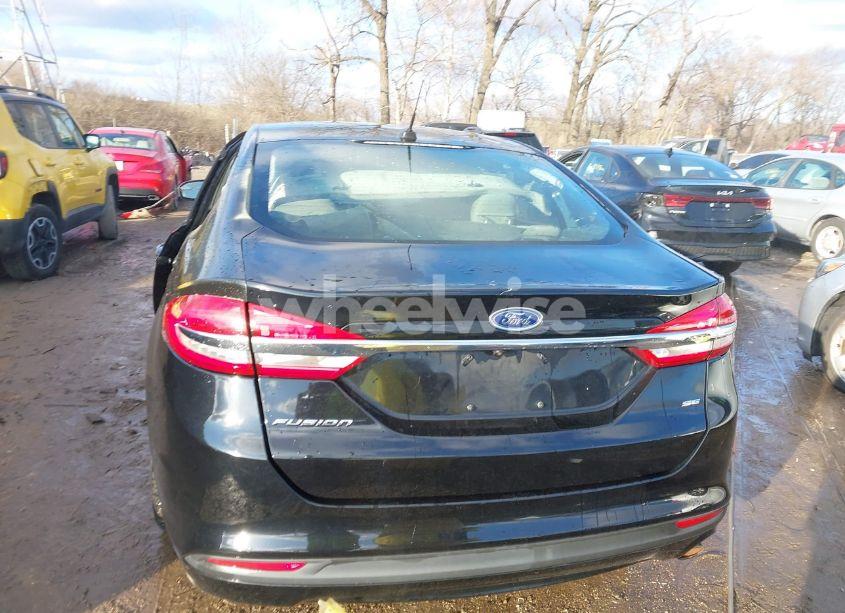 Photo 17 of 2018 Ford Fusion SE (VIN 3FA6P0H76JR115751)