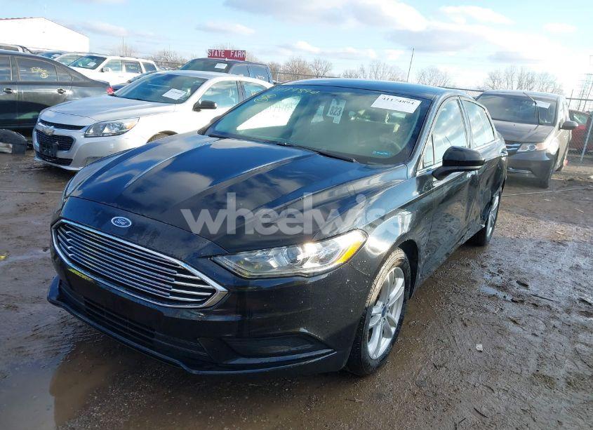 Photo 2 of 2018 Ford Fusion SE (VIN 3FA6P0H76JR115751)